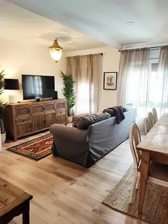 Vintage 3 Bdr Apartment Esplugues de Llobregat