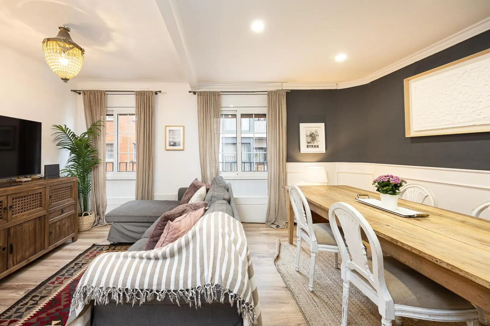 Vintage 3 Bdr Apartment Esplugues de Llobregat