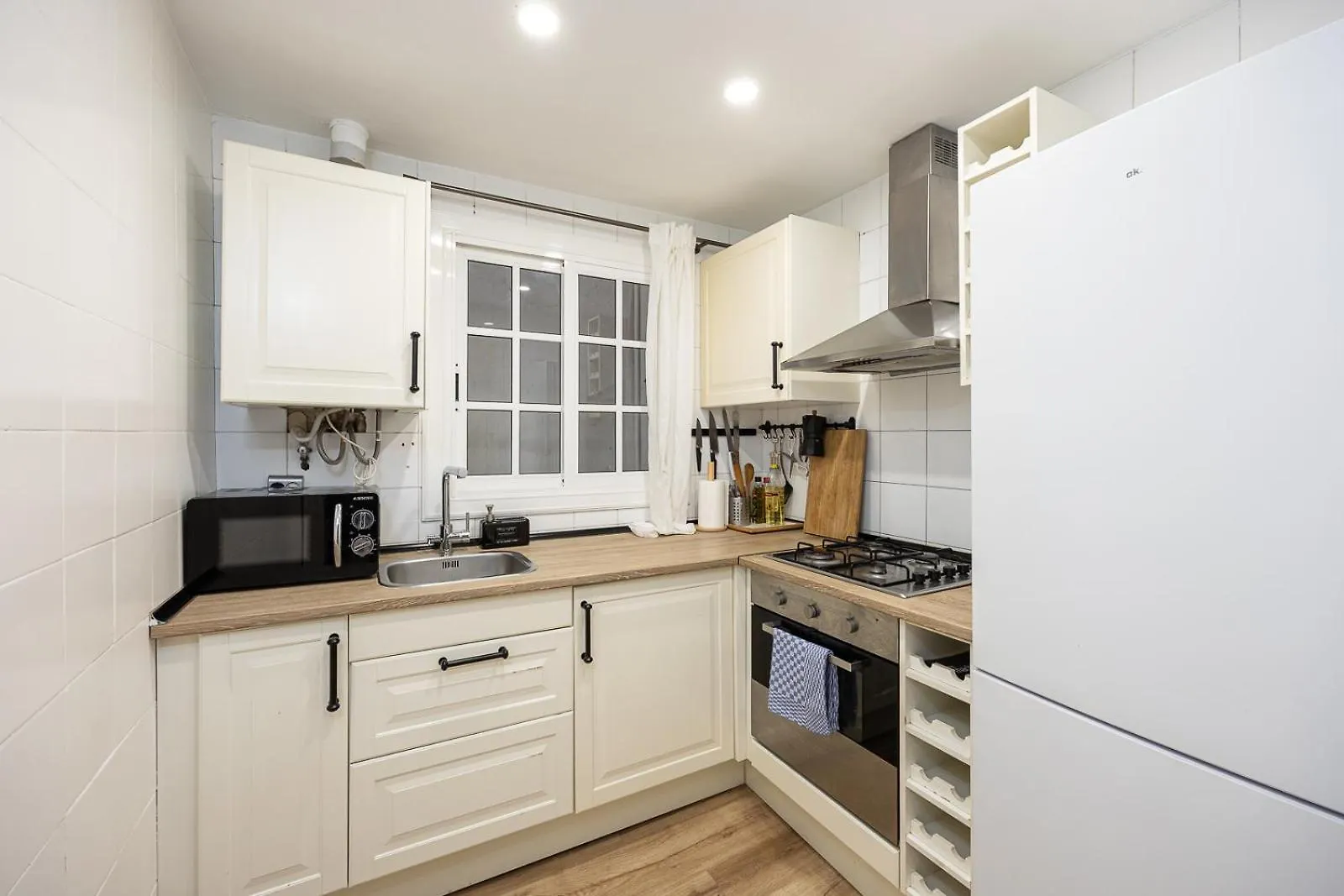 Vintage 3 Bdr Apartment Esplugues de Llobregat