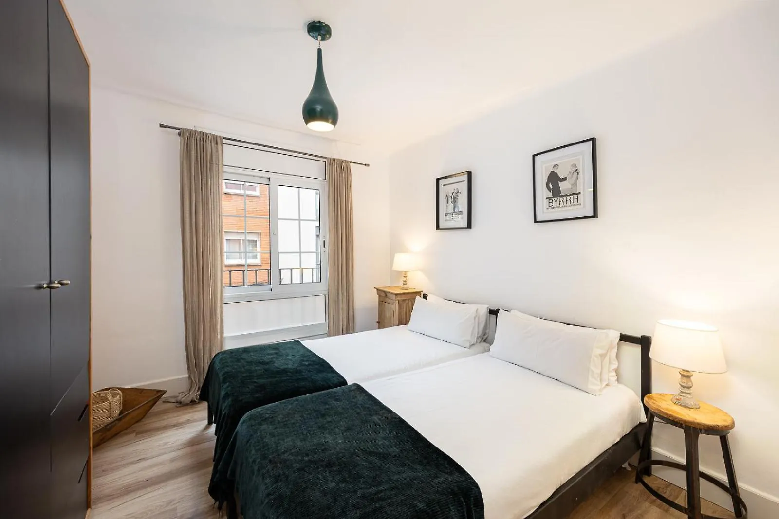 Vintage 3 Bdr Apartment Esplugues de Llobregat